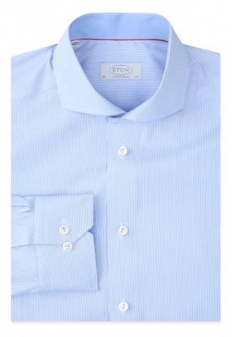 eton рубашки история бренда. %D0%A0%D1%83%D0%B1%D0%B0%D1%88%D0%BA%D0%B0 Eton. eton рубашки история бренда фото. eton рубашки история бренда-%D0%A0%D1%83%D0%B1%D0%B0%D1%88%D0%BA%D0%B0 Eton. картинка eton рубашки история бренда. картинка %D0%A0%D1%83%D0%B1%D0%B0%D1%88%D0%BA%D0%B0 Eton. Eton — вероятно, самый известный и самый крупный шведский производитель классических рубашек RTW, MTM и MTO. Ведёт историю с 1928 года (но стоит заметить, что сам бренд Eton появился на свет лишь в 1950 году). Базируется в городе Gånghester, который находится на юге Швеции (неподалеку от Гётеборга и Буроса). Рубашки Eton чаще всего шьются из тканей, изготовленных из экстрадлинноволокнистого хлопка и относящихся к типу 2-ply. В ряде случае эти ткани проходят особую обработку для уменьшения сминаемости, причём вредные химикаты в ходе этой обработки не применяются (она является 100% органической). Кроме того, Eton использует ткани из хлопка со льном, хлопка с тенселом и из чистого льна. Страной производства большинства тканей является Италия (но финишинг в некоторых случаях проходит в Швейцарии или Германии). Пуговицы делаются из переработанного перламутра, если можно так выразиться. Ластовицы обычно отсутствуют. Силуэтов у Eton четыре: classic, slim, contemporary и super slim. Есть рубашки с увеличенной длиной рукавов. Дизайн варьируется от стандартного и максимально традиционного до фантазийного и весьма своеобразного. Степень официальности может быть как очень высокой, так очень низкой — у Eton есть модели на все случаи жизни. Страны производства: Литва, Эстония, Румыния. Мы точно не знаем, производятся ли в настоящее время какие-то рубашки Eton в Швеции; несколько лет назад ещё производились (но стоили они значительно дороже прочих). Качество у рубашек Eton заметно выше среднего, но максимальным его обычно назвать нельзя. Обо всех скандинавских марках рубашек, а также о брендах сорочек из других стран вы можете почитать в нашем блоге. eton рубашки история бренда. %D0%A0%D1%83%D0%B1%D0%B0%D1%88%D0%BA%D0%B0 Eton. eton рубашки история бренда фото. eton рубашки история бренда-%D0%A0%D1%83%D0%B1%D0%B0%D1%88%D0%BA%D0%B0 Eton. картинка eton рубашки история бренда. картинка %D0%A0%D1%83%D0%B1%D0%B0%D1%88%D0%BA%D0%B0 Eton. Eton — вероятно, самый известный и самый крупный шведский производитель классических рубашек RTW, MTM и MTO. Ведёт историю с 1928 года (но стоит заметить, что сам бренд Eton появился на свет лишь в 1950 году). Базируется в городе Gånghester, который находится на юге Швеции (неподалеку от Гётеборга и Буроса). Рубашки Eton чаще всего шьются из тканей, изготовленных из экстрадлинноволокнистого хлопка и относящихся к типу 2-ply. В ряде случае эти ткани проходят особую обработку для уменьшения сминаемости, причём вредные химикаты в ходе этой обработки не применяются (она является 100% органической). Кроме того, Eton использует ткани из хлопка со льном, хлопка с тенселом и из чистого льна. Страной производства большинства тканей является Италия (но финишинг в некоторых случаях проходит в Швейцарии или Германии). Пуговицы делаются из переработанного перламутра, если можно так выразиться. Ластовицы обычно отсутствуют. Силуэтов у Eton четыре: classic, slim, contemporary и super slim. Есть рубашки с увеличенной длиной рукавов. Дизайн варьируется от стандартного и максимально традиционного до фантазийного и весьма своеобразного. Степень официальности может быть как очень высокой, так очень низкой — у Eton есть модели на все случаи жизни. Страны производства: Литва, Эстония, Румыния. Мы точно не знаем, производятся ли в настоящее время какие-то рубашки Eton в Швеции; несколько лет назад ещё производились (но стоили они значительно дороже прочих). Качество у рубашек Eton заметно выше среднего, но максимальным его обычно назвать нельзя. Обо всех скандинавских марках рубашек, а также о брендах сорочек из других стран вы можете почитать в нашем блоге.