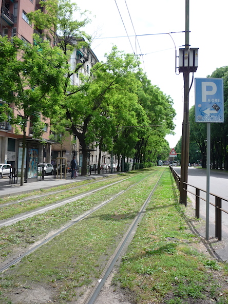 Milano_tram_stop2