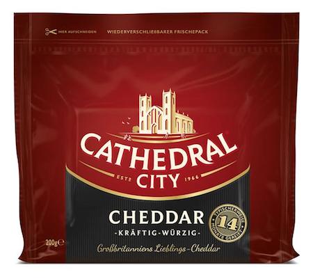 сыр чеддер марки Cathedral City