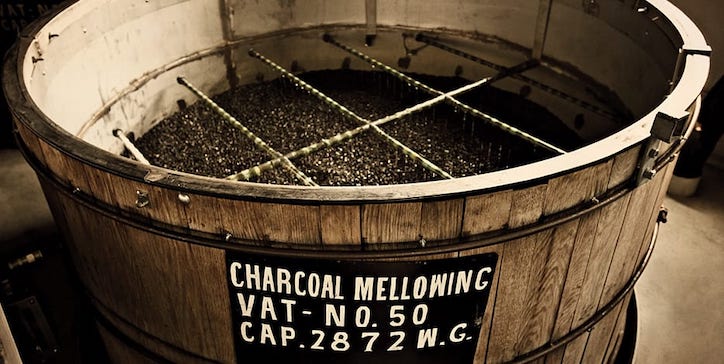фильтрация виски через уголь